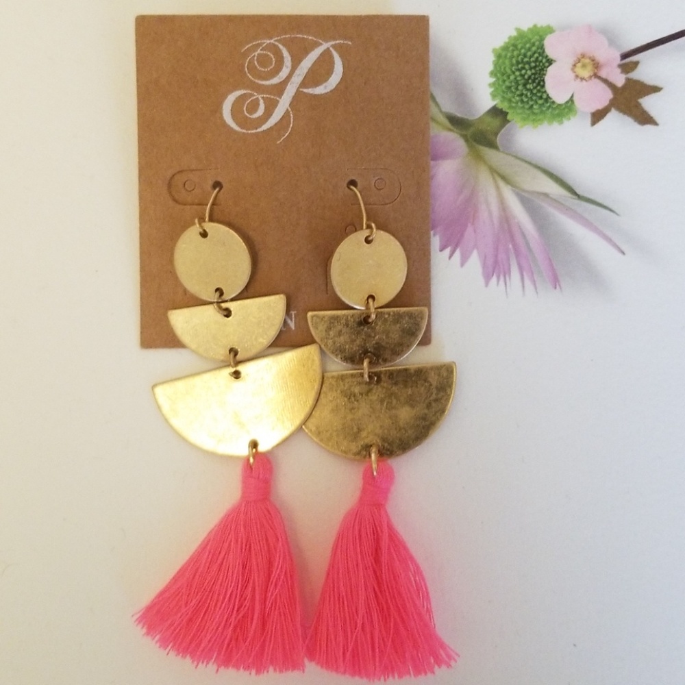 Plunder hot pink tassel earrings